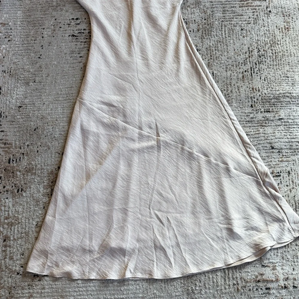 Abercrombie & Fitch Crinkle Satin maxi dress - Picture 7 of 9